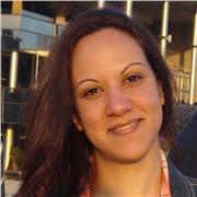 Profesora de ELE (Español como lengua extranjera) y docente de Filología Hispánica, con más de 15 años de experiencia, ofrece diferentes clases de español para particulares y empresas según sus necesidades